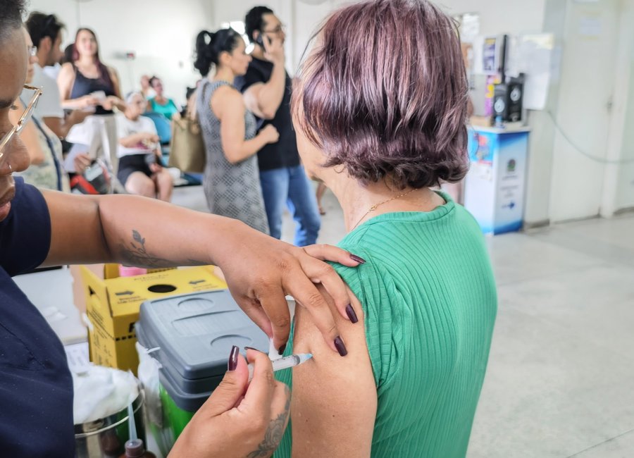 Saúde amplia horário de vacinação nas unidades do Zaniboni II e do Ypê II
