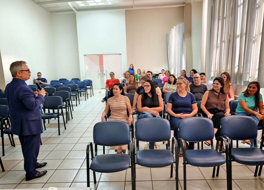 Servidores participam de capacitação com foco em licitação e contratos administrativos 
