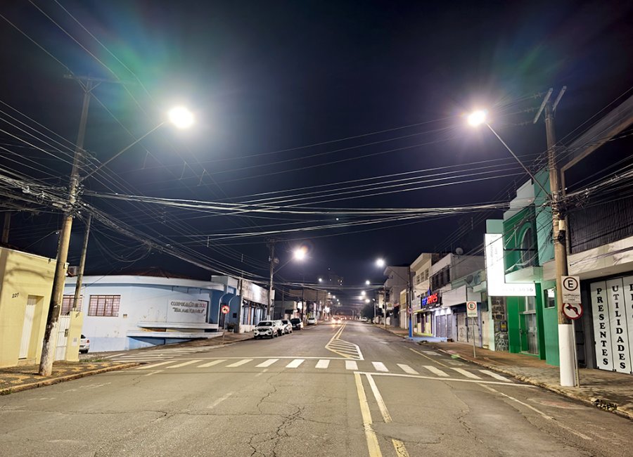 Trecho da Avenida 9 de Abril recebe novas luminárias em LED