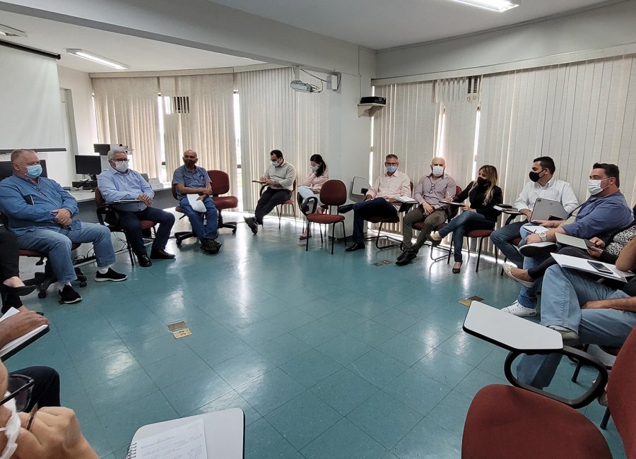 Prefeitura discute com Viação Fênix melhorias no atendimento