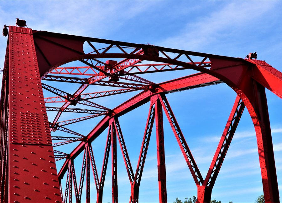 Ponte de Ferro será interditada para conclusão dos serviços de iluminação ornamental