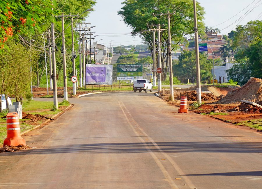 Trecho da Avenida Brasil está liberado nos dois sentidos da via