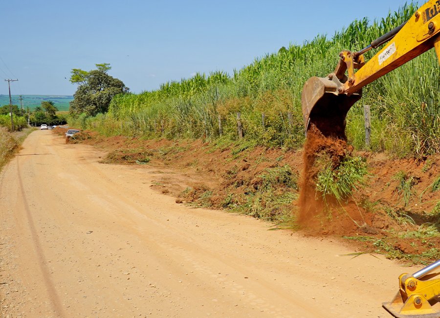 Melhorias na estrada rural da Roseira são iniciadas 
