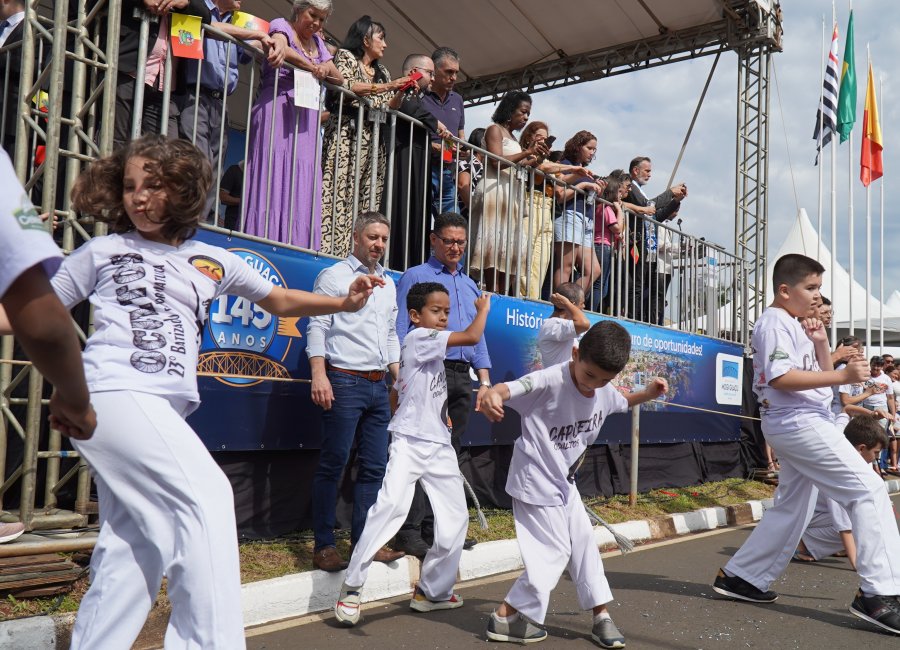 Desfile emociona público e marca celebração dos 145 anos de Mogi Guaçu