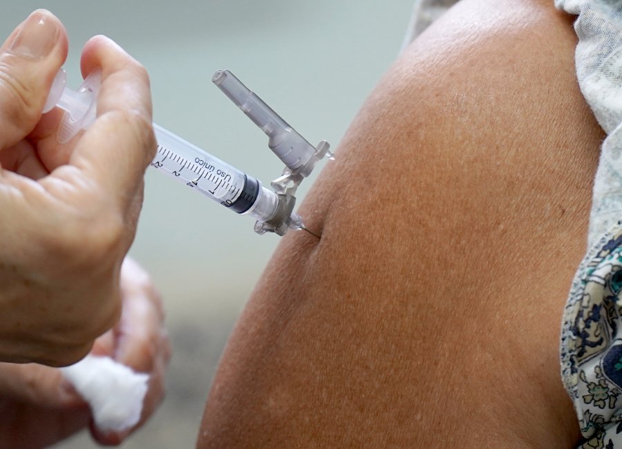 Saúde aplica 5.270 doses no sábado de vacinação contra a gripe e de livre demanda contra Covid-19