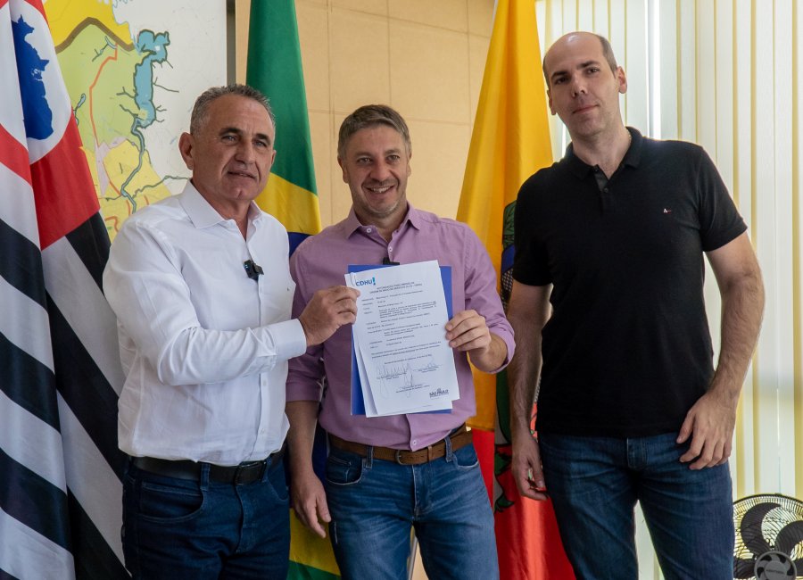 Prefeito e secretário interino da Habitação anunciam novos investimentos para Mogi Guaçu
