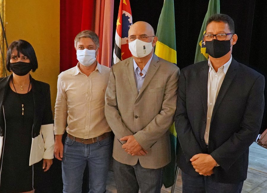 Em encontro com Ministro, prefeito apresenta pleitos para a Educação de Mogi Guaçu
