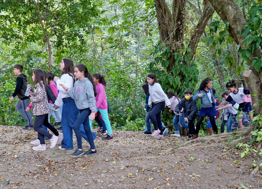 Estudantes participam de reabertura do Parque Chico Mendes
