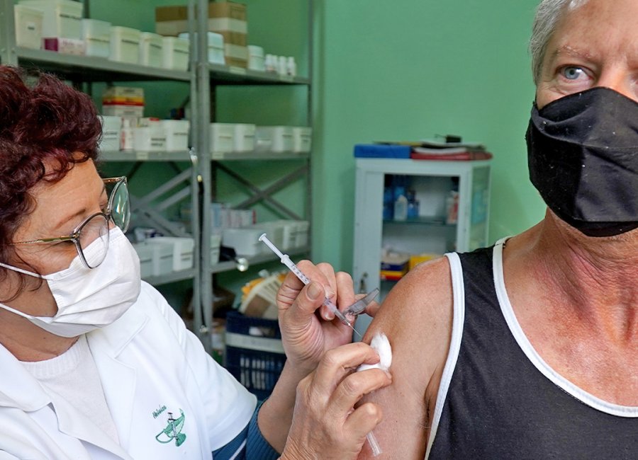 Saúde promove imunização de livre demanda no sábado contra a Covid-19