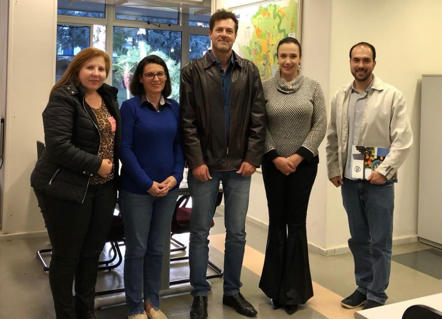 Planejamento: equipe participa de reunião para conhecer nova lei de emissão de alvarás