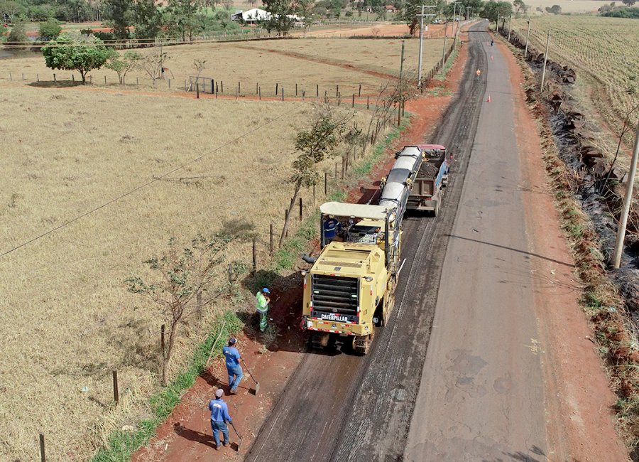 Obras avançam na Estrada Municipal Vicente Ortiz de Camargo
