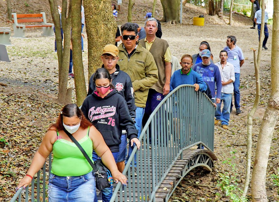 Assistidos pelo CAPS II visitam Parque Chico Mendes
