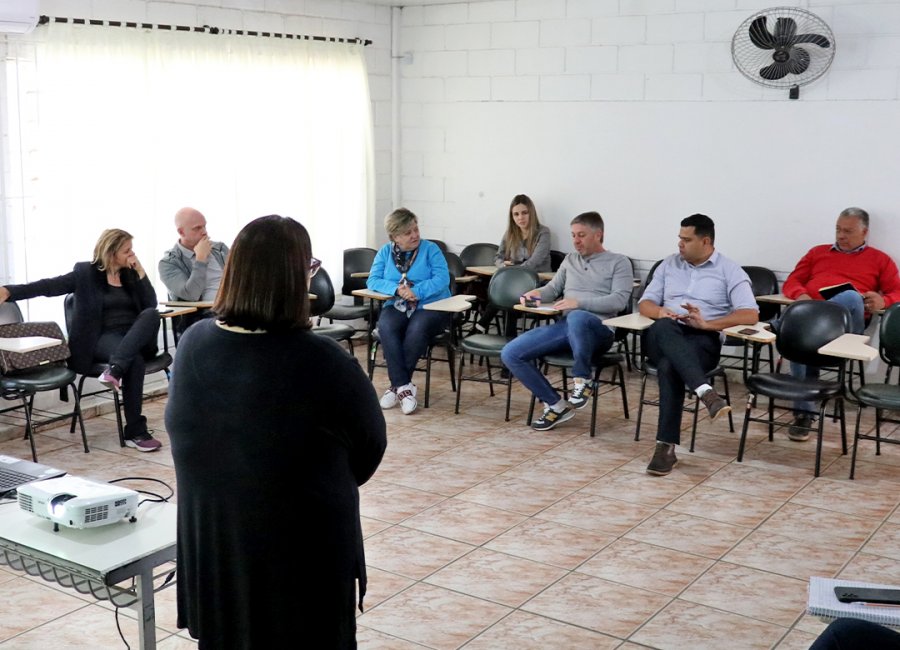 Prefeito visita Ceape e garante reforma do prédio com o apoio da Câmara