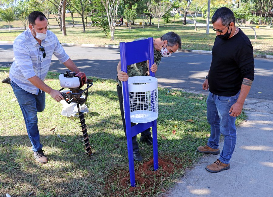 Início da Semana do Meio Ambiente tem instalação de novas lixeiras em espaços públicos