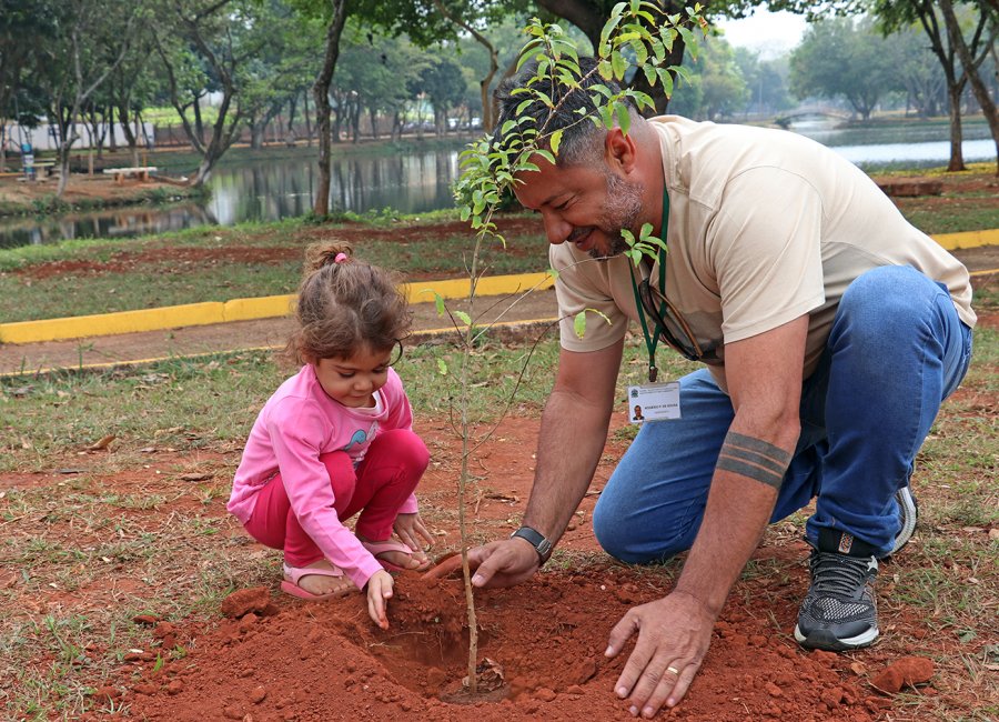 Plantio de mudas marca o Dia da Árvore em Mogi Guaçu nesta quarta-feira